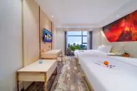 Hilton Art Hotel (Runfeng Plaza Store, Shangrao Wannian Pedestrian Street) Hotels near Wannian Library