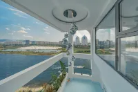 징훙 웨이란좡 리버뷰 호텔