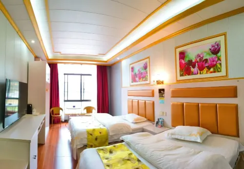 Huanjiang Tamle Jiangbin Hotel