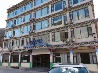 Mangkang Rumei Jiangshang Yueyan Hotel Hotels in Markam