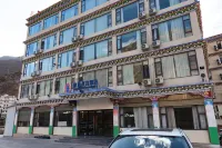 Mangkang Rumei Yijiang Kaiyue Hotel Hotels in Markam