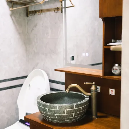 Jinggu Xiaohong Hotel