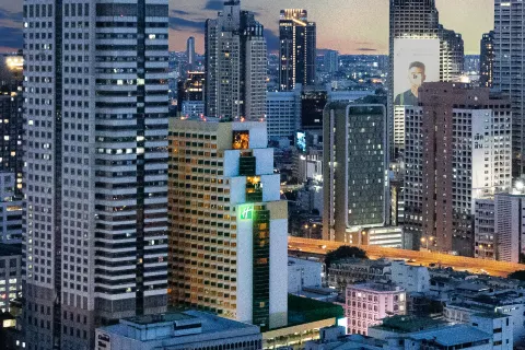 Holiday Inn Bangkok Silom