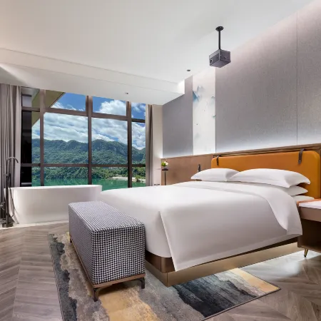 Changyang Binjiang Winston Hotel