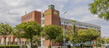 B&B Hotel Girona 3 Отели рядом с достопримечательностью «Parc de les Moreres»