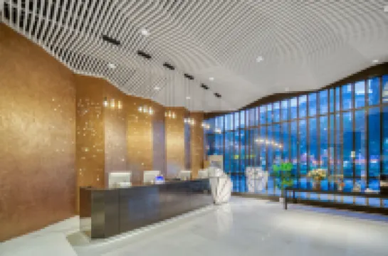 โรงแรมเคลลี่ · เอ็นแอนด์เอ็ม (สถานีรถไฟความเร็วสูงกุ้ยหลินเหนือ)