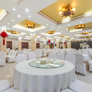 Zhanhe Hotel (Pingdingshan Railway Station Branch)