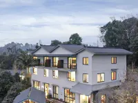 Yunyun Yashe Hotel (Bodhi Mountain Park Branch, Wutongqiao District, Leshan) 小西湖周辺のホテル