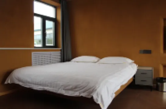 Riverside Boat Song Hotel Homestay