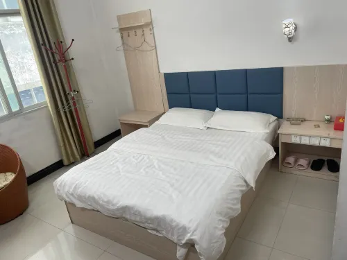 Huichang Zhoutian Yingbin Hotel