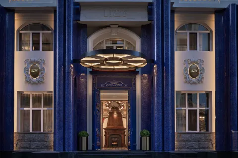 LIZZY • Ritz Hotel on Harbin Central Street