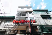 RedDoorz @ DBuilders Rooms Ph2 Taguig Hotels near Blue Mosque