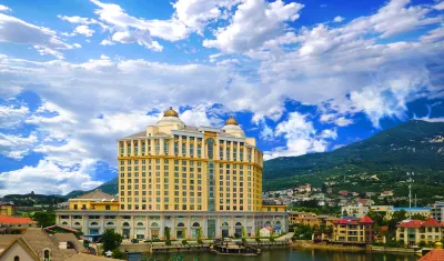 泰安寶龍藝珺酒店（泰山風景區紅門店） 鄰近白馬石大紅石榴交易市場的酒店