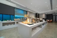 ECHIC Hotel (Guangzhou Baiyun International Airport Terminal) - Mountain view