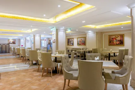 Vienna International Hotel (Renhuai Huibang Maotai Toll Station)