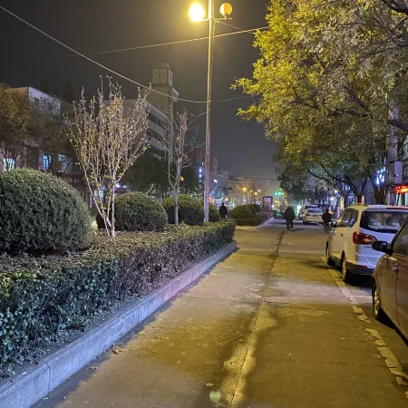 Luoshan Yuqiu Hotel