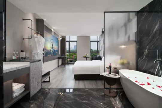 斯悦酒店（軟件產業中心財富Mall店） 鄰近龍湖動步公園的酒店