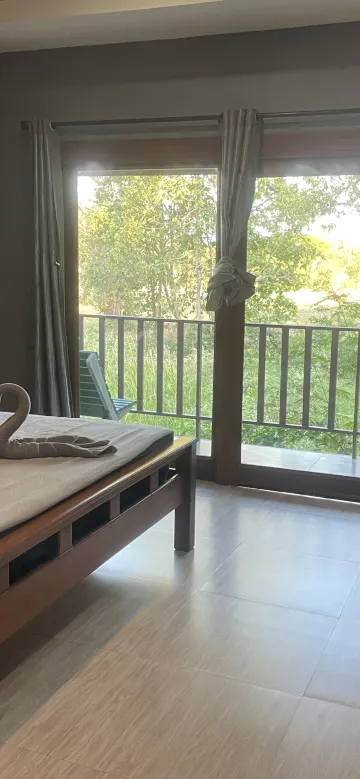 ห้องเตียงคิงไซส์พร้อมระเบียง