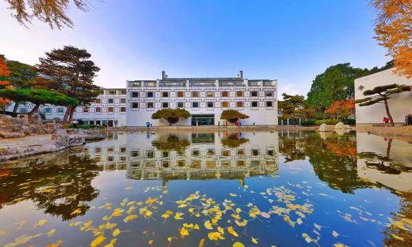 Fragrant Hill Hotel