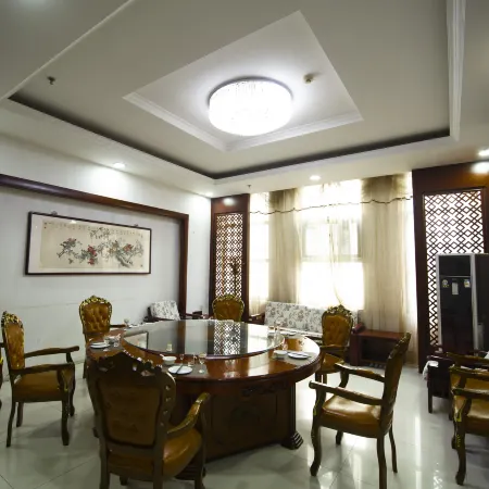 Bazhou Hairun Business Hotel