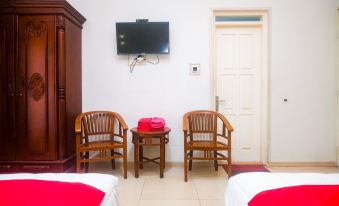 RedDoorz Plus near Adisucipto Airport 2