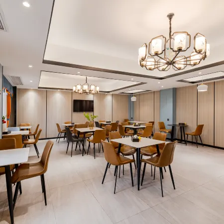 Xinning Qianmo International Hotel