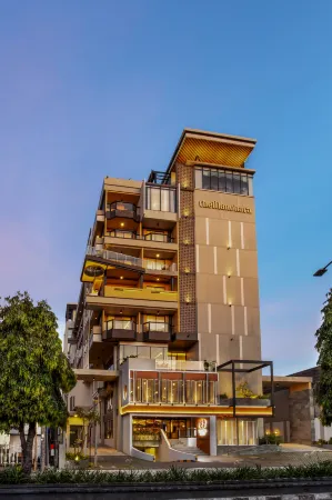 The Manohara Hotel Yogyakarta Отели рядом с достопримечательностью «Университет Гаджа Мада»
