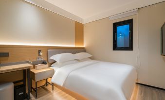 Changee Hotel (Beijing Guomao CBD Core Area)