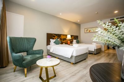 Deluxe Empress Twin Room Empress Pattaya Hotel Photo