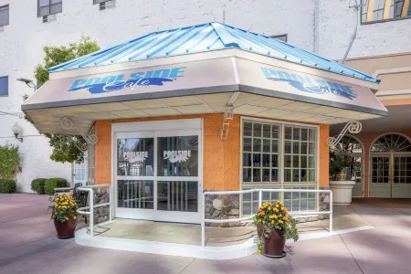 Tropicana Laughlin - A Caesars Rewards Destination Отели в г. Лафлин