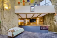 Gongjin Lianri Ecological Cave Hotel (Daocheng Yading Branch)