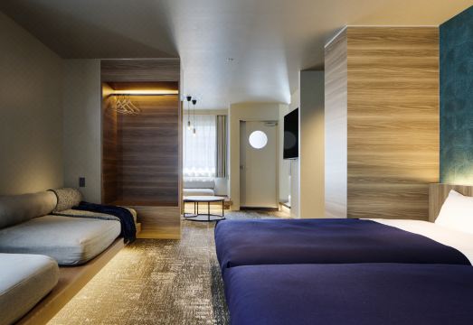 민 삿포로 오도리 W18 스테이션