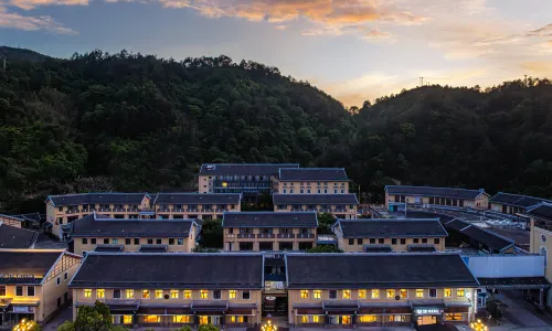 Floral banlan Hotel(Tulou Prince Scenic Area)