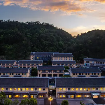 Floral banlan Hotel(Tulou Prince Scenic Area)