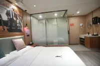 Carmen Yingsu unmanned wisdom Hotel (Xuancheng railway station store)