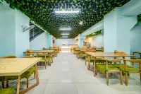 Vienna Classic Hotel (Hulun Buir Railway Station) - parkir