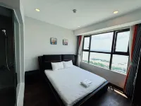 Saigon River Poem Apartment Các khách sạn gần Bảo Hộ Xe Máy - Đồ Phượt - Thùng Baga Givi Xe Máy - Phượt Store Army Nhơn Trạch