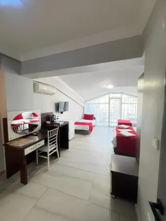 Deniz Otel Отели рядом с достопримечательностью «silivri»