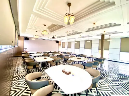 Wuyi jingchen hotel Отели рядом с достопримечательностью «Hushan Forest Park»