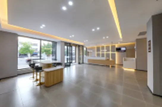 Jinyi Hotel (Baotou Guyang)