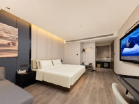 Atour Hotel at Dongdaqiao Station, Beijing International Trade Center Hotels near Beijing Chenjingyu Middle School (East Bridge High-Central)