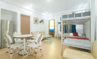 RedDoorz Premium @ Casa LenidaRose