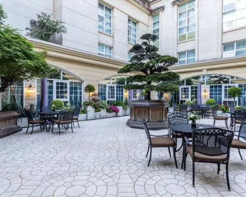 Chun Xi Hotel (Chengdu Chunxi Road Taikoo Li) Hotels near Chunxi Road