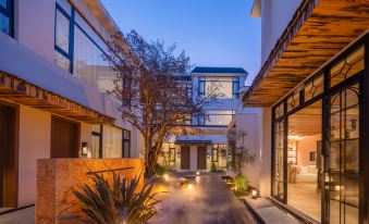 Shangri-La Xivei Munye • Resort Garden Homestay (Dukezong Ancient City)