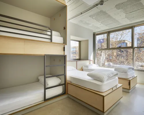 Unite Hostel Barcelona Hotels near Agbar Tower