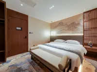 Floral Hotel·Yinshi·Yi Chang'an Hotel (Xi'an Zhonggulou Sajinqiao Subway Station) Hotels near Lianhu