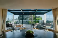 Li River Landscape · Riverside Courtyard Hotel( Elephant Trunk Hill and Two Rivers & Four Lakes)