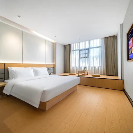 Manzhou Hotel (Pingjiang Bus Station Outlet)