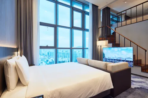 โรงแรม เอชแอลบี - ที่มีสระว่ายน้ำ