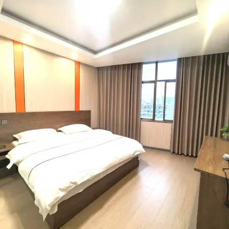 Qichun Yijie Hotel